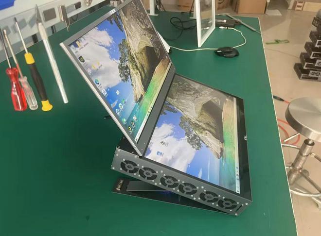 本ITX小主板+独立显卡散热强得可怕ayx爱游戏app大神自制双屏笔记(图1)