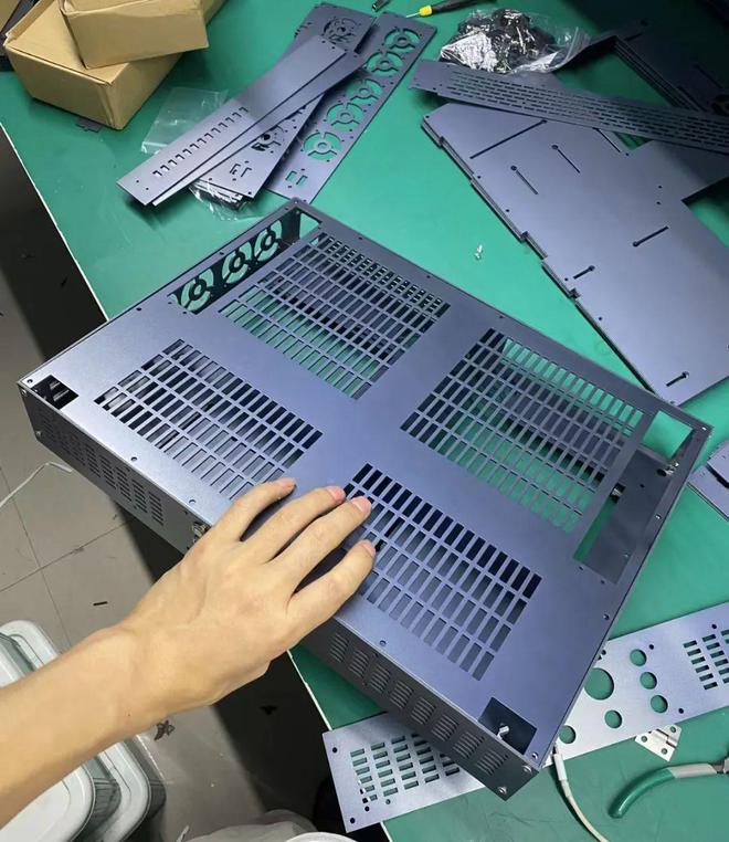 本ITX小主板+独立显卡散热强得可怕ayx爱游戏app大神自制双屏笔记(图2)