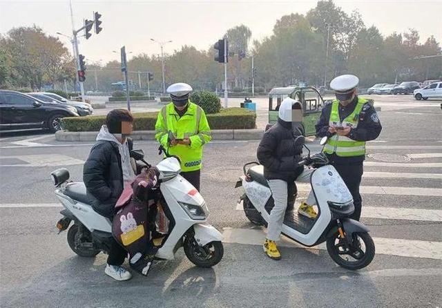 车上路有“5不能”新要求别被罚了才知道AYX爱游戏2025年2月起执行电动(图1)